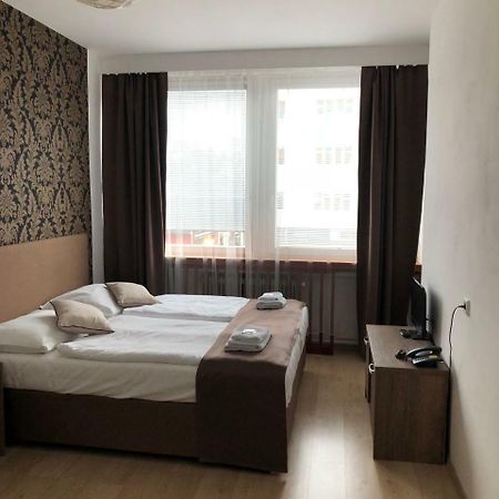 Hotel Ondras Zlín Екстериор снимка