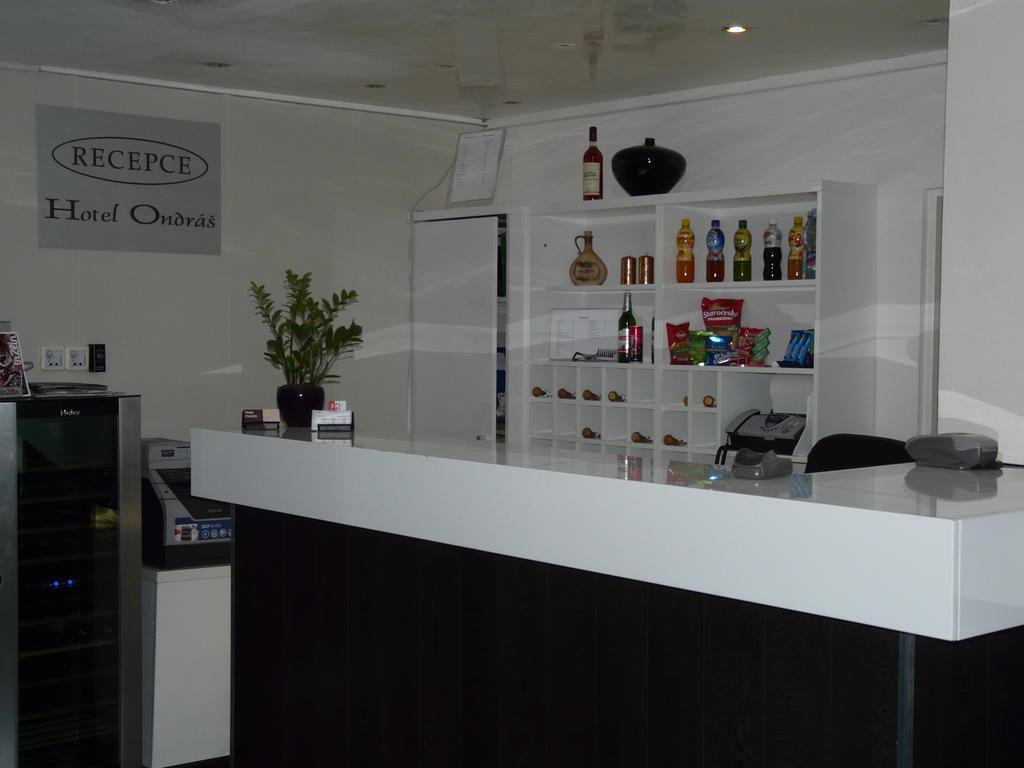 Hotel Ondras Zlín Екстериор снимка