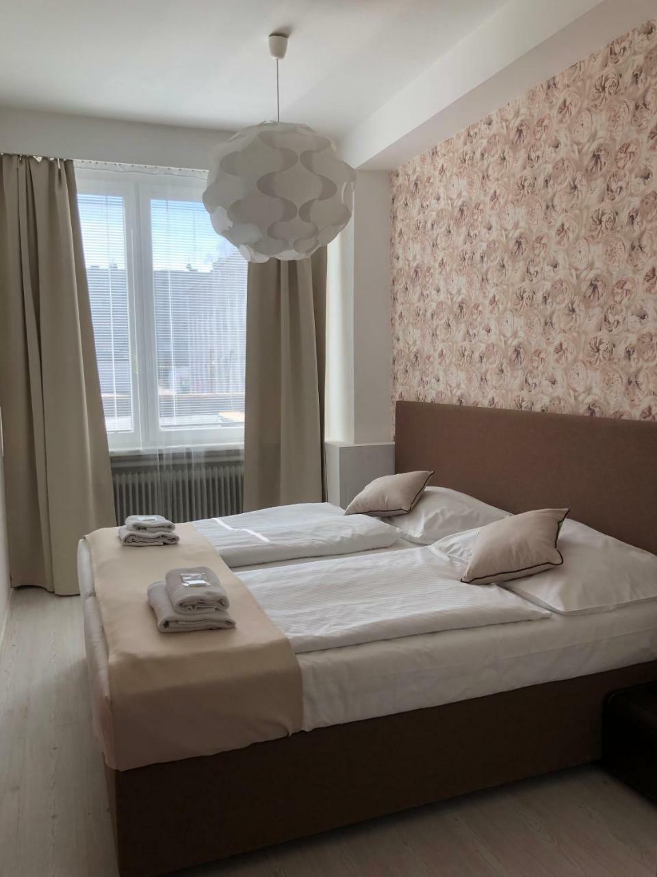 Hotel Ondras Zlín Екстериор снимка