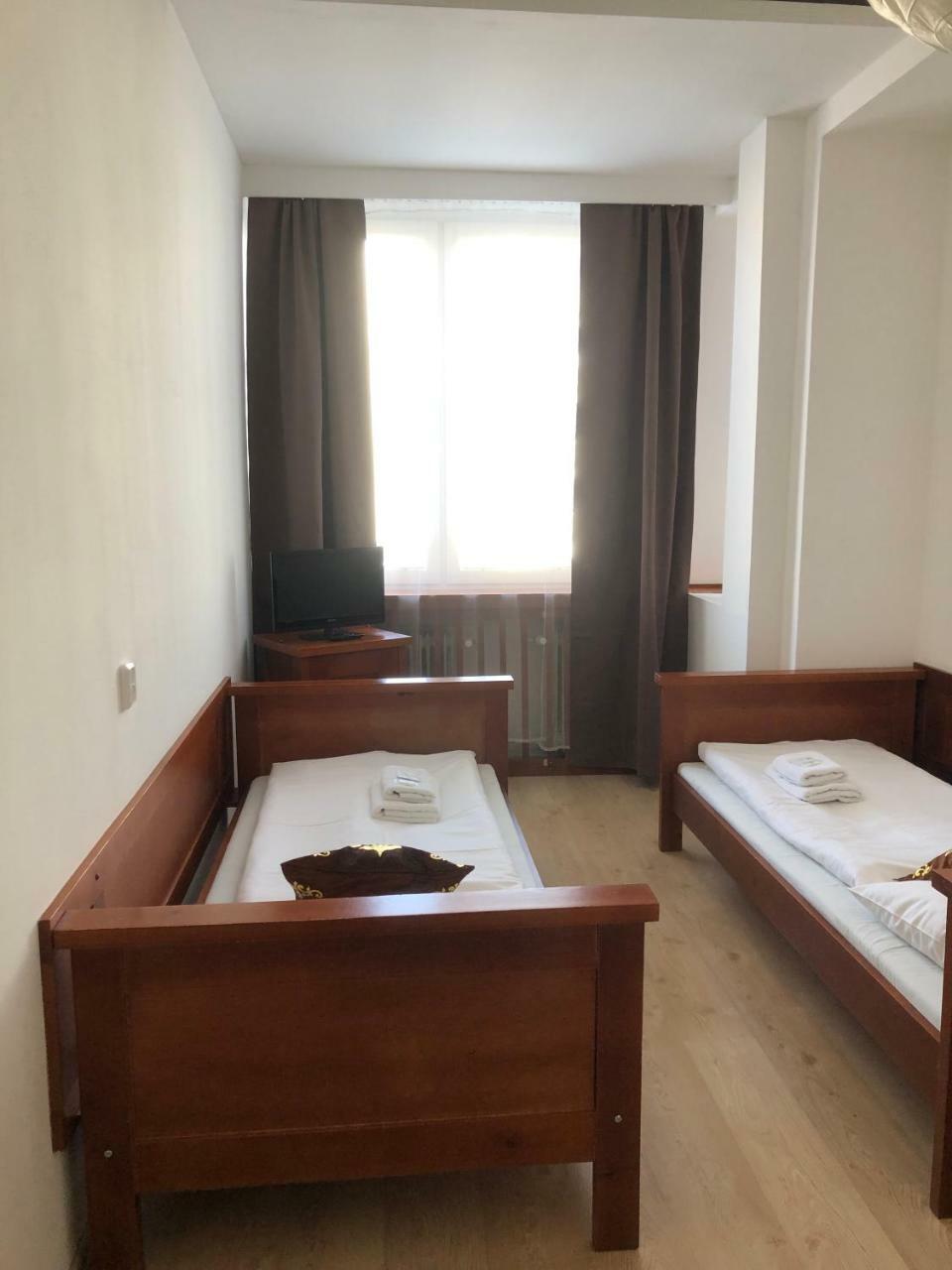 Hotel Ondras Zlín Екстериор снимка