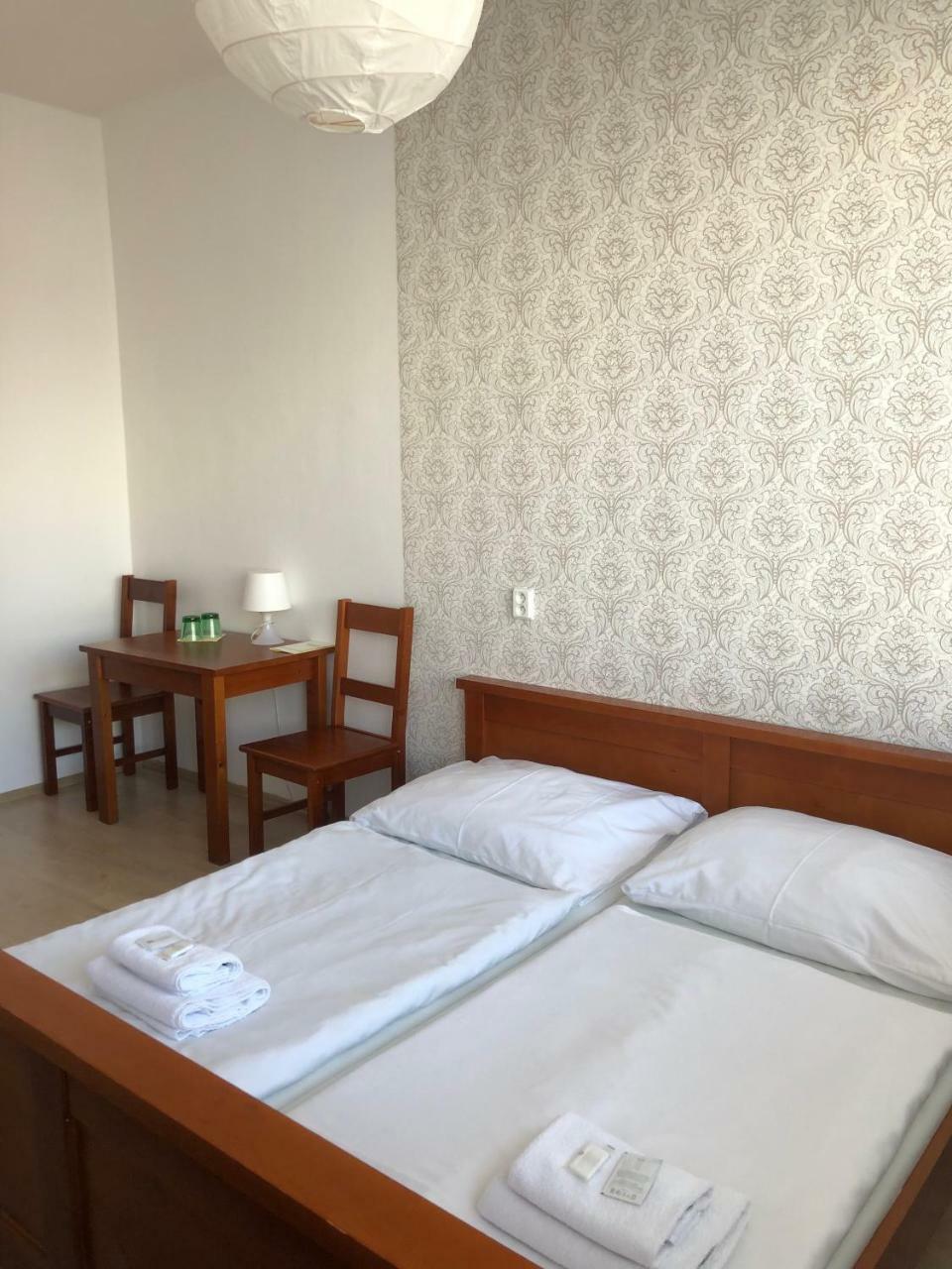 Hotel Ondras Zlín Екстериор снимка