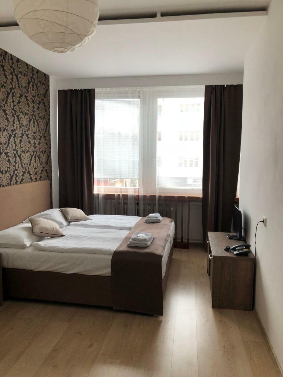 Hotel Ondras Zlín Екстериор снимка