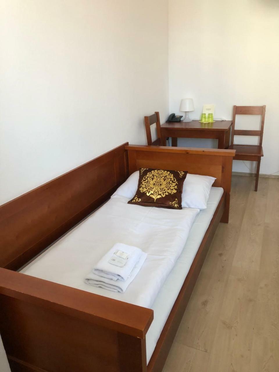 Hotel Ondras Zlín Екстериор снимка