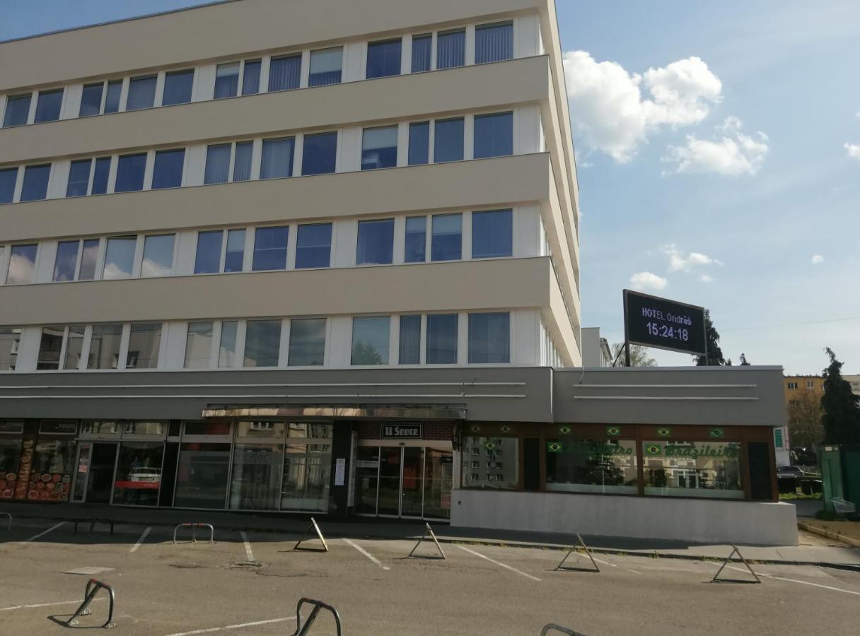Hotel Ondras Zlín Екстериор снимка
